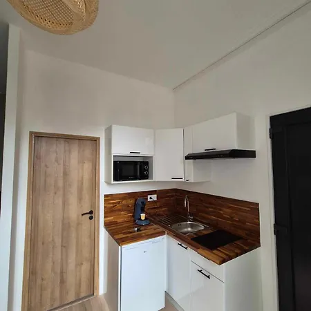 A Thermal Apartment